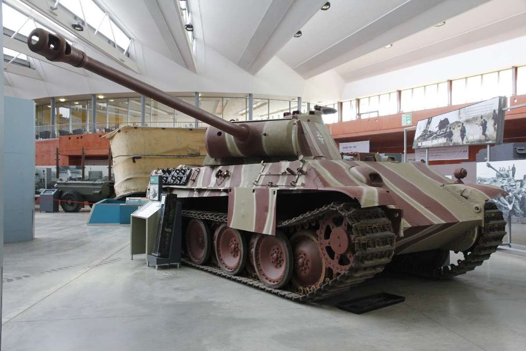 Panther Tank by Bill Nicholls, CC BY-SA 2.0 https://creativecommons.org/licenses/by-sa/2.0, via Wikimedia Commons